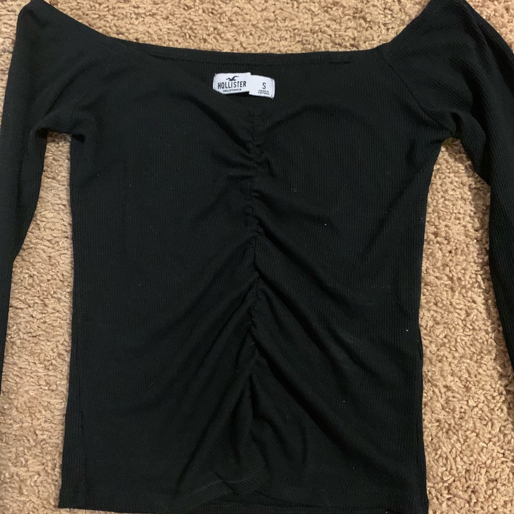 Hollister scrunch long sleeve crop top